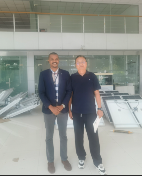 坦桑尼亚友人访问蓝海阳光公司，就继续深化扩大海外市场进行交流合作